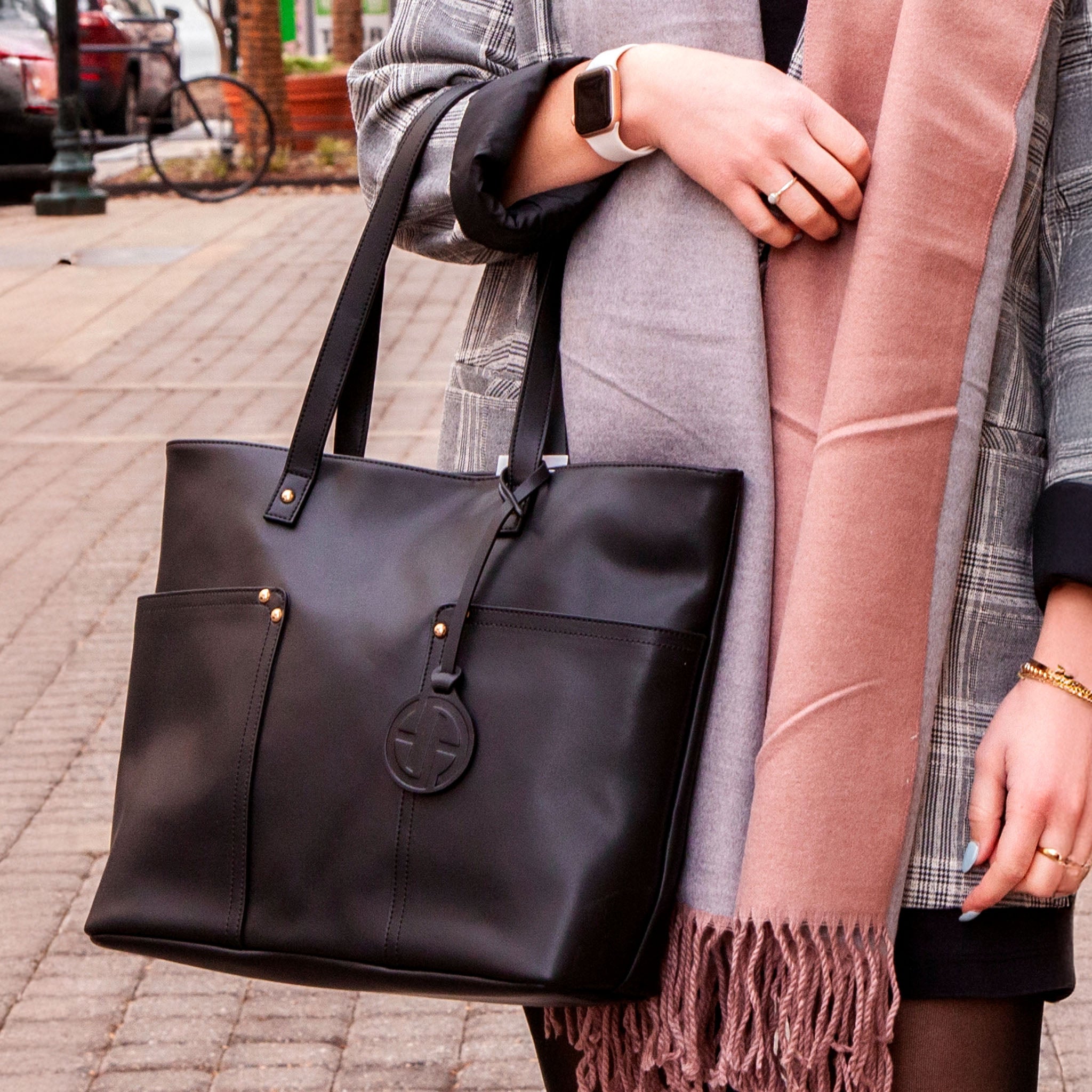 Vegan Leather Classic Tote - Black – Youzey