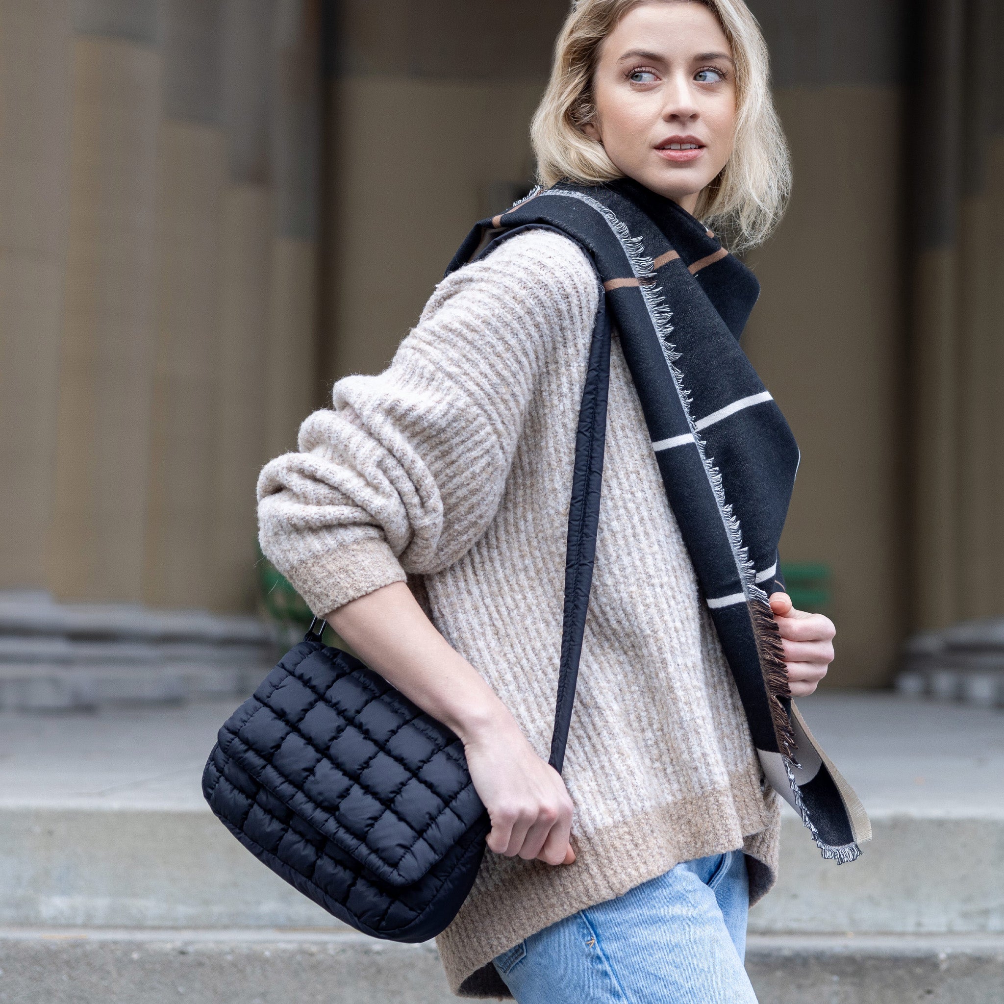ハンドバッグ YIEYIE Y.14 Sophia Bag / Y.14BB14 / GLOSSY BLACK YIEYIE Sophia Bag Black 이에이에 소피아 백 블랙